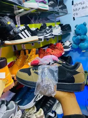 Jordan1 low Travis