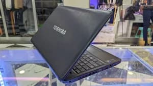Toshiba 4GB 320GB 15.6