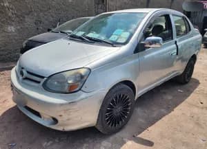 Toyota Platz 2005