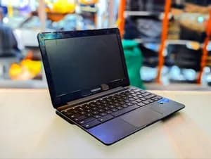 Samsung Chromebook 16GB SSD 4GB DDR4 13.1 inch