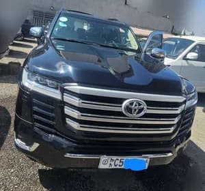 Toyota Land Cruiser VXR 2023