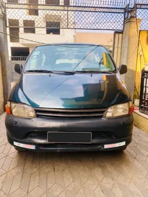 Toyota Hiace 2L 2000 Model