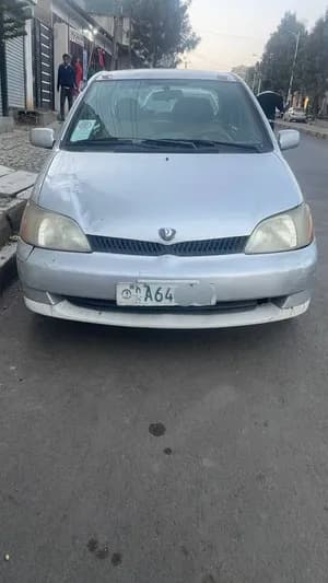 Toyota Platz 2001