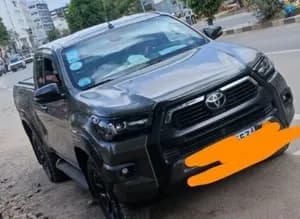 Toyota Hilux Invincible King Cab 2021