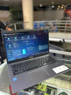 Asus Vivobook 15.6 8GB 256GB