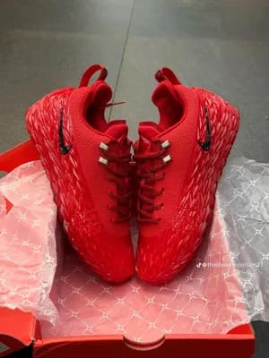 Nike S.T charge
