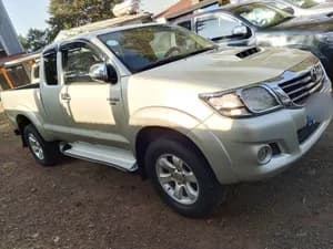 Toyota Hilux Double Cab Pickup