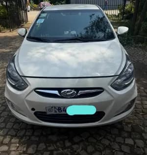 Hyundai Accent Blue 2013