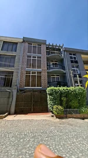 ዘመናዊ መኖሪያ ቤት 72 ካሬ ሜትር G+3