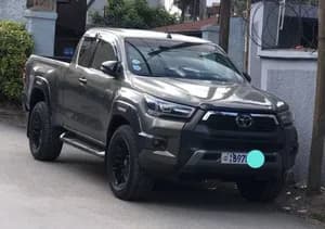 Toyota Hilux Invincible 2021 Pickup