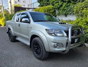 Toyota Hilux Extra Cab 2013