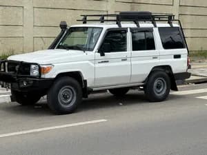 Toyota Land Cruiser LX 2018 4.2L 4x4