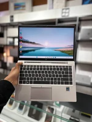 HP EliteBook 830 G8 i7 16GB 512GB