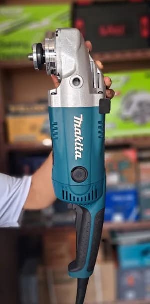 makita 2400W