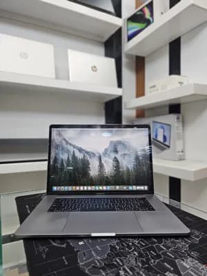 MacBook Pro 2019 i9 16GB 512GB