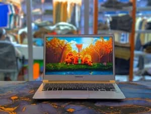 Samsung Galaxy i5 4GB 128GB Laptop