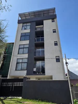 Full Apartment Building in Summit