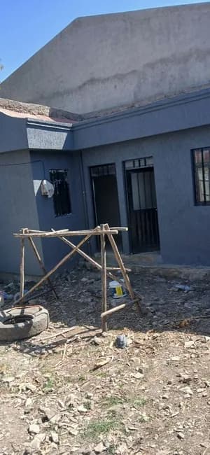 150 sqm Corner House in Ayat
