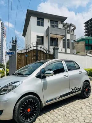 Toyota Yaris Compact 2010