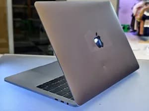 Apple MacBook Pro 2017 14-inch 256GB
