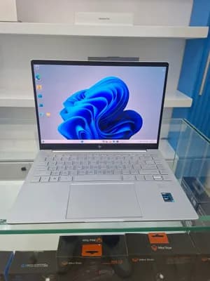 HP Pavilion Plus 14 i7 Laptop