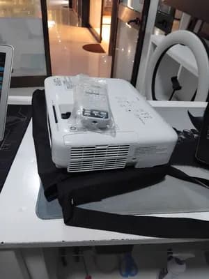 Epson EB-S31 Projector