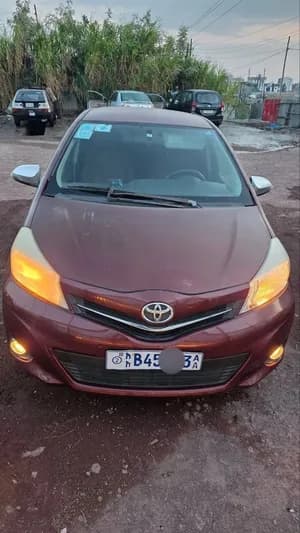 Toyota Yaris Compact 2011