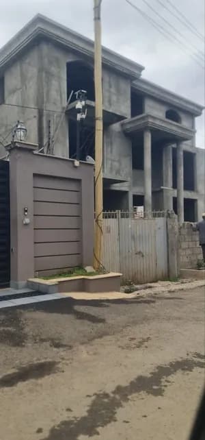 500 sqm House for Sale in Ayat