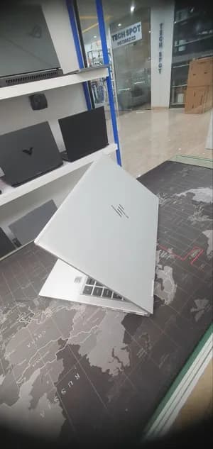 HP EliteBook x360 1040 G7 Laptop