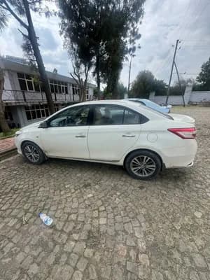 Toyota Yaris Sedan 2015