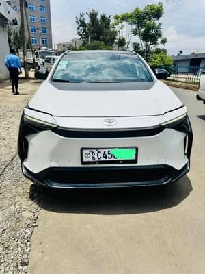 2023 Toyota bZ4X Automatic 28000km