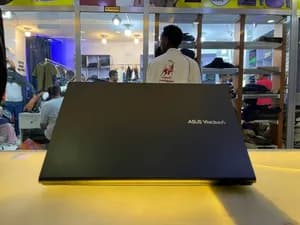 Asus Laptop 8GB 256GB