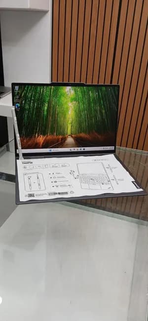 Lenovo Yoga 7 2-in-1 16IML9