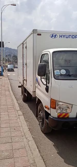 Isuzu Van 2012 120000km