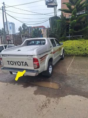 Toyota Hiluxe double cap 2013