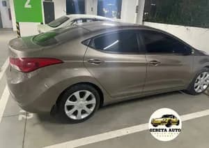Hyundai Elantra 2012 with Sunroof