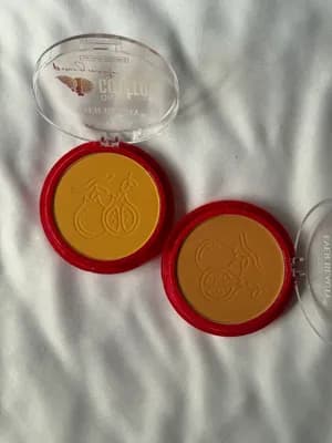 Ever beauty compact powder