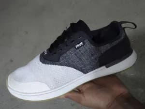 Lining Sneakers Size 44