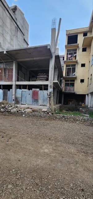 175 Sqm Land in Hayat Gift