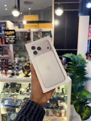iPhone 17 Pro Max 256GB White