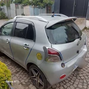 YARIS COMPACT 2005
