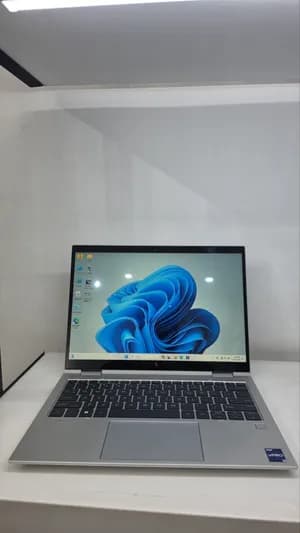 HP EliteBook 830 G10 x360