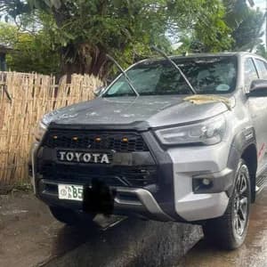 Toyota Adventure 2021