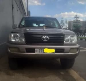 Toyota Land Cruiser 1o5