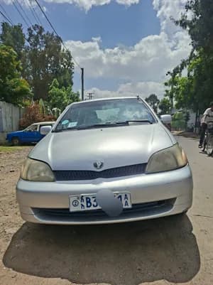 Toyota Platz 2002