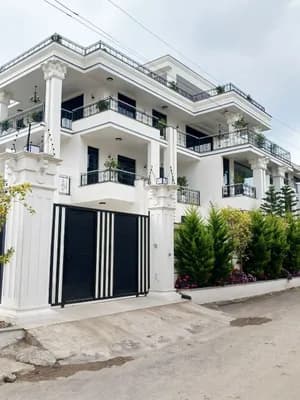 Modern G+2 House in Ayat