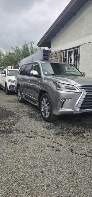 Lexus LX 570 Limited 2016