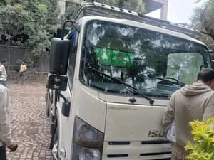 2017 Isuzu Cargo Truck