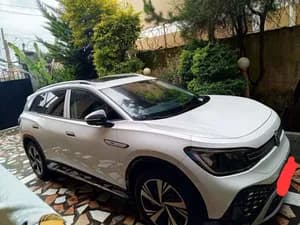 Volkswagen ID.6 Crozz Pro 2023