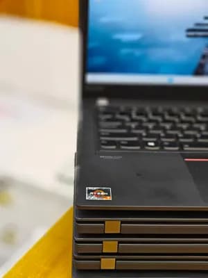 LENOVO Thinkpad P14s Workstation